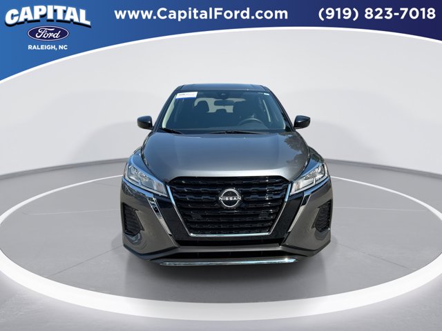 Used 2025 Gray Nissan S image 3