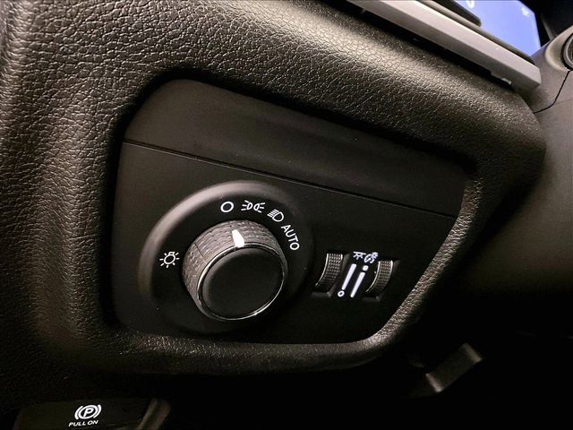 2025 Jeep Grand Cherokee Laredo X Gray at South Hills CDJR