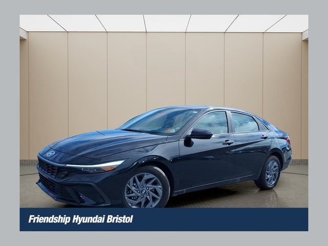 2024 Hyundai Elantra SEL FWD