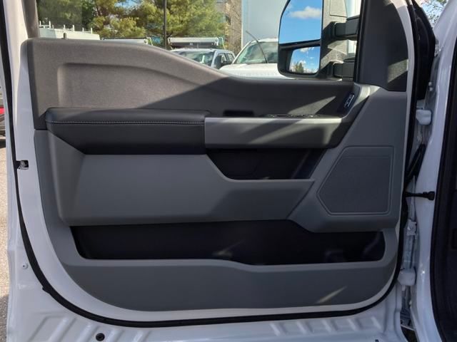 2025 Ford F-350 Super Duty XL