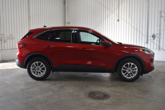 Used 2021 Ford Escape SE with VIN 1FMCU9G60MUA94293 for sale in Kansas City