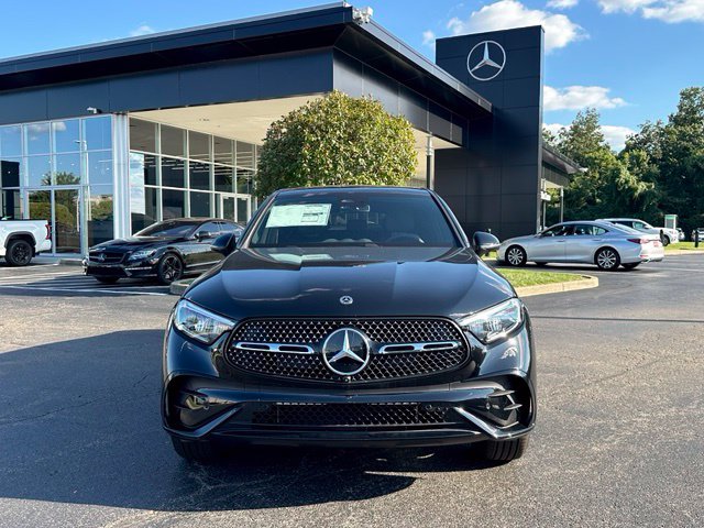 New 2027 Black Mercedes-Benz GLC 300 Coupe image 3