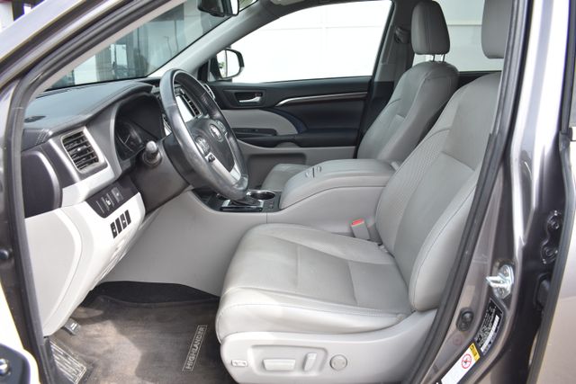 Used 2016 Toyota Highlander SUV