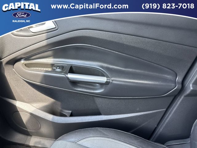 Used 2017 Red Ford SE image 29