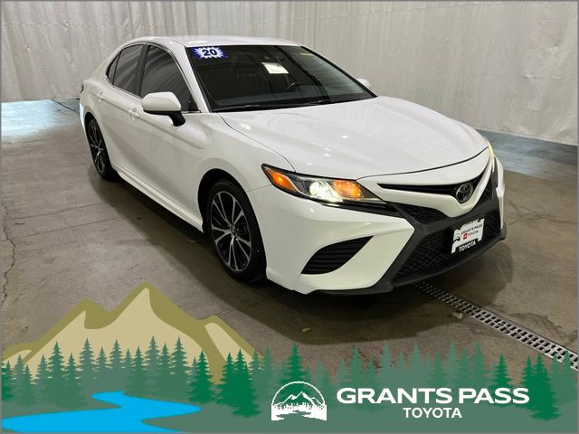  2020 Toyota Camry SE FWD   