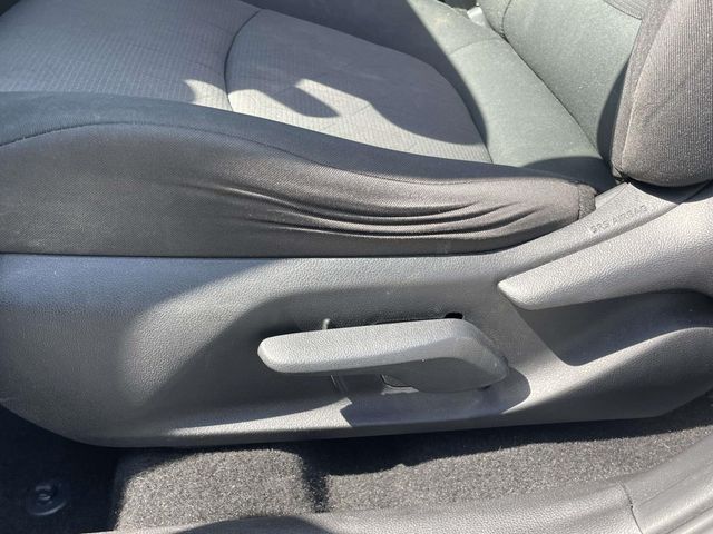 Used 2019  Toyota XLE image 18