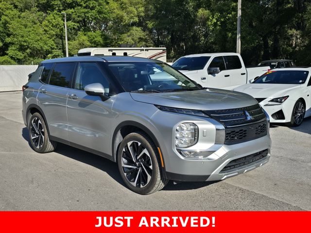 Silver 2024 Mitsubishi Outlander SE S-AWC SUV / Crossover All-Wheel Drive Continuously Variable Transmission
