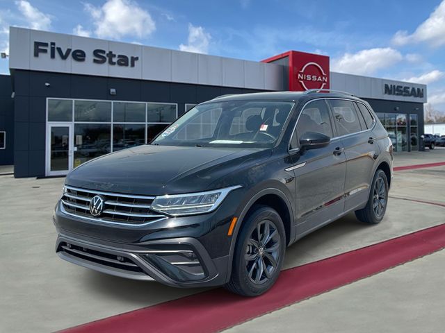 Used 2023 Black Volkswagen 2.0T SE image 3