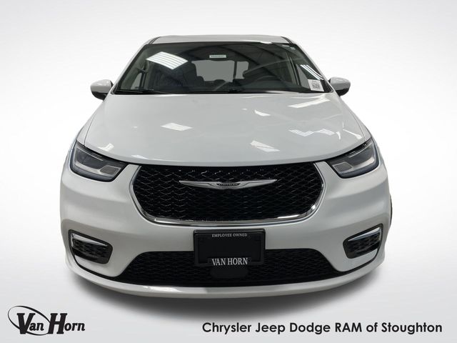 2023 Chrysler Pacifica Touring L photo