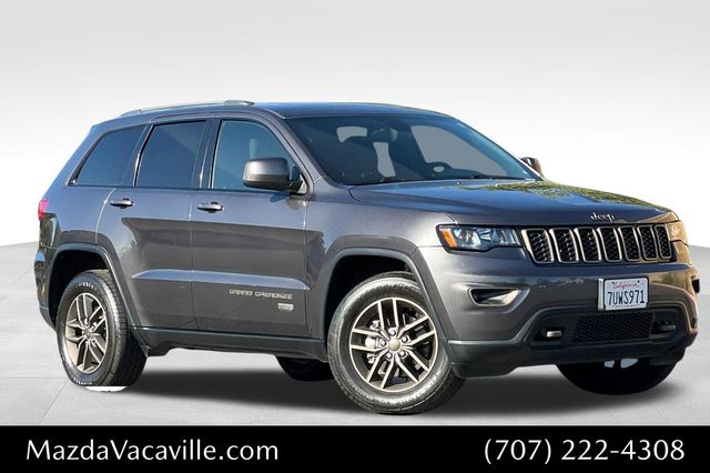 2016 Jeep Grand Cherokee Gris (Granite Crystal Metallic Clearcoat) SUV/Crossover Todo terreno 8 velocidades Automática