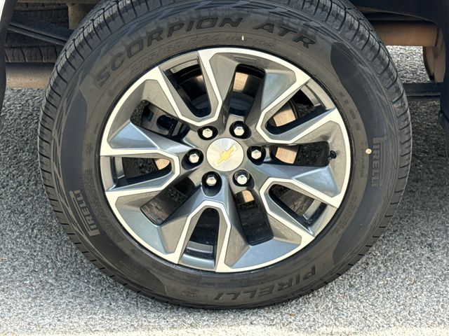 Used 2024 White Chevrolet LT image 10