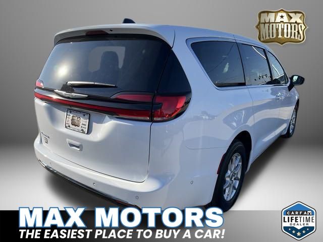 2024 Chrysler Pacifica Touring L 11