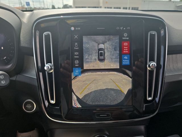 Used 2026 Volvo XC40 SUV