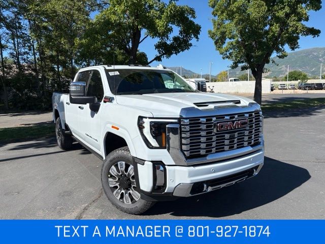 Glacier White Tricoat 2026 GMC Sierra 3500HD Denali Crew Cab 4WD Pickup Truck Four-Wheel Drive Automatic
