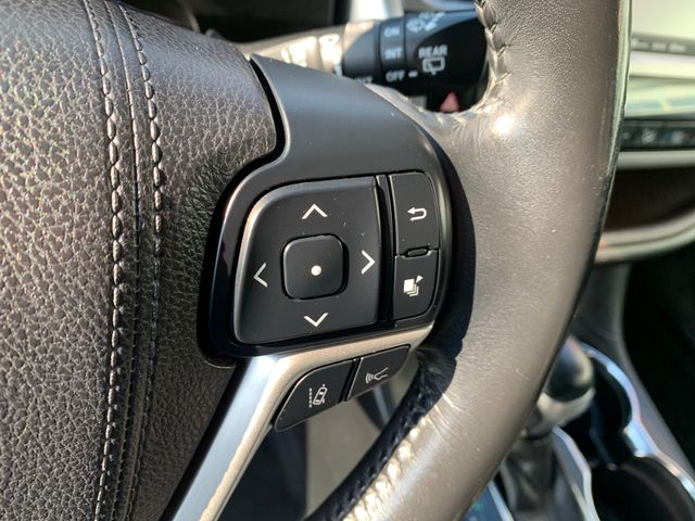 Used 2017 Toyota Highlander SUV