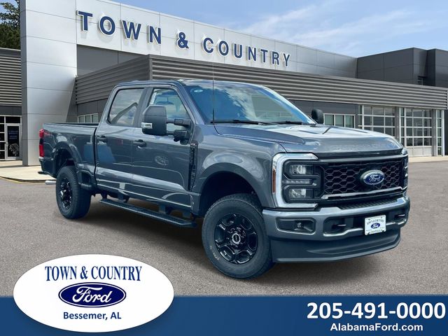 Carbonized Gray Metallic 2026 Ford F-250 Super Duty Pickup Truck Four-Wheel Drive Automatic
