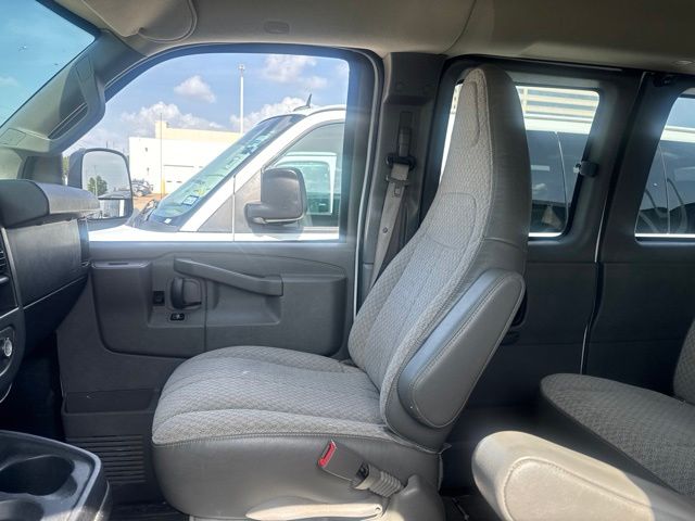 2016 Chevrolet Express 3500 LT - 10