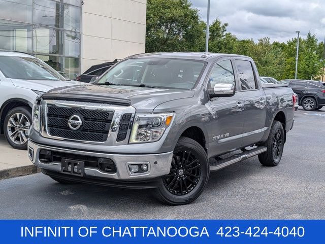 Gray (Gun Metallic) 2018 Nissan Titan Pickup Truck Four-Wheel Drive 7-Speed Automatic