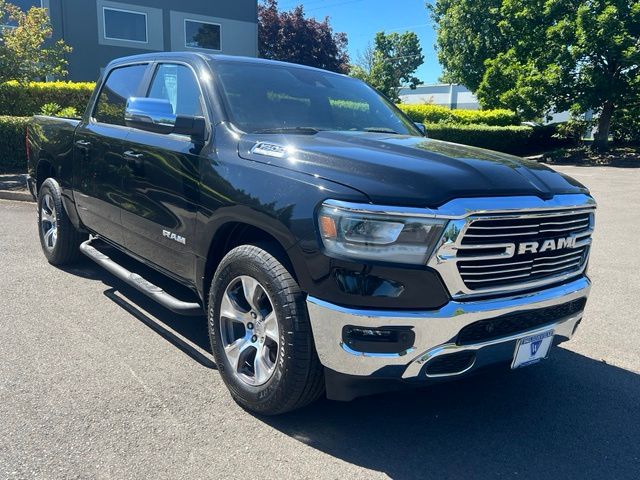 Diamond Black Crystal Pearlcoat 2023 RAM 1500 Laramie Crew Cab 4WD Pickup Truck Four-Wheel Drive 8-Speed Automatic