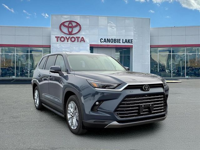 2026 Toyota Grand Highlander Platinum's photo