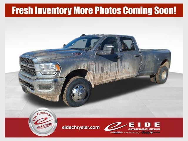 2024 RAM 3500 Tradesman Crew Cab LB DRW 4WD