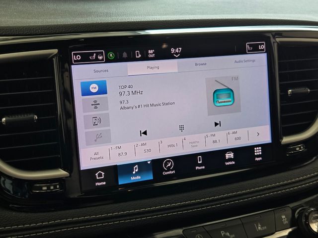 Used 2023 Chrysler Pacifica Van