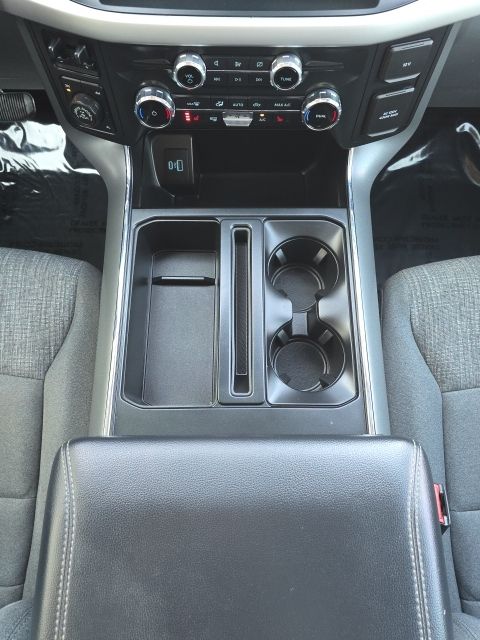 2022 Ford F-150 XLT:B02004