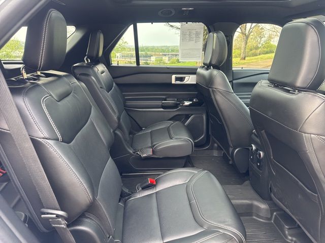 Used 2022 White Ford ST image 11