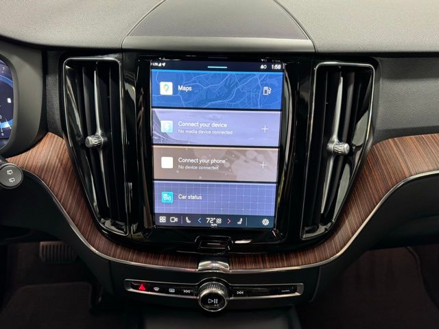 2024 Volvo XC60 B5 Plus Dark Theme 17