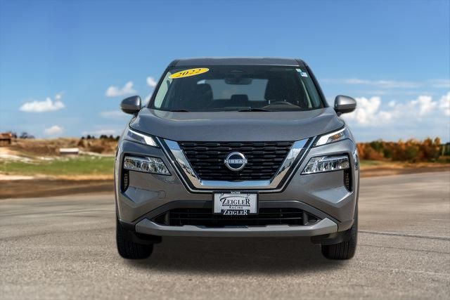 2022 Nissan Rogue SV 2