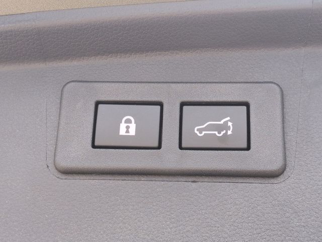Used 2025 Green Subaru Wilderness image 37