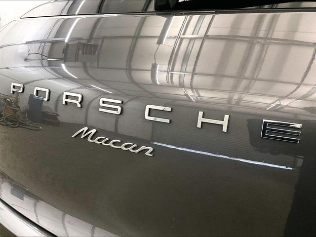 2018 Porsche Macan Base Gray at Bob Ruth Ford