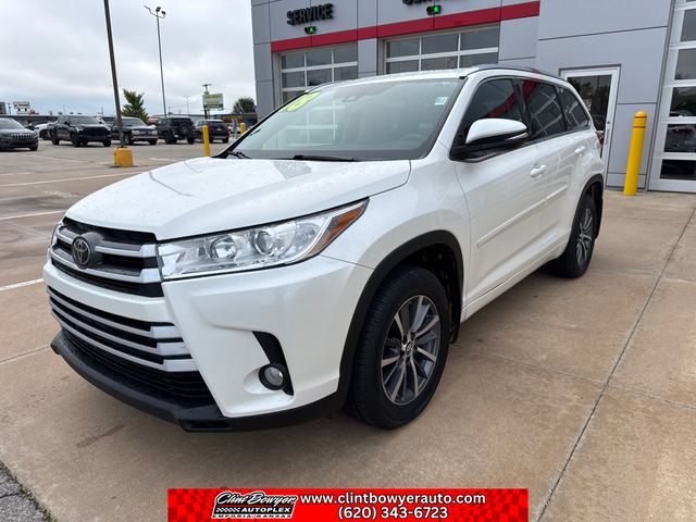 White (Blizzard Pearl) 2018 Toyota Highlander SUV / Crossover All-Wheel Drive 8-Speed Automatic