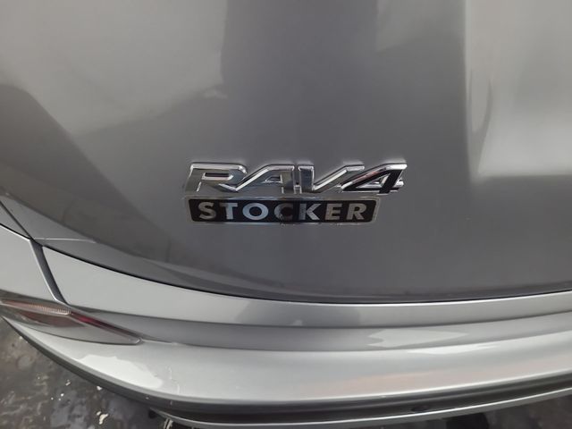 2017 – Toyota – RAV4 Hybrid