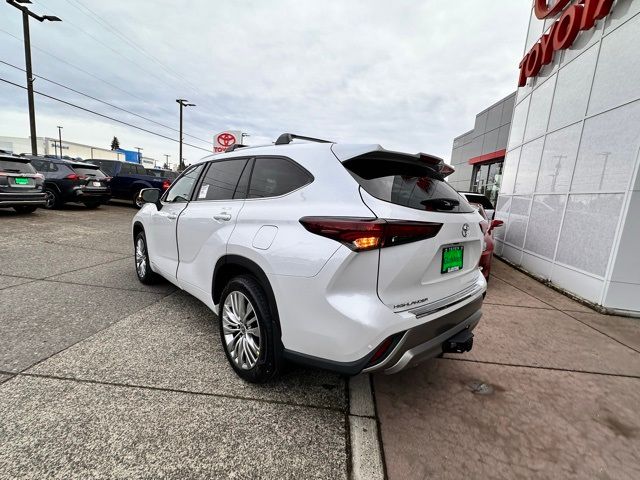 new 2026 Toyota Highlander Hybrid car