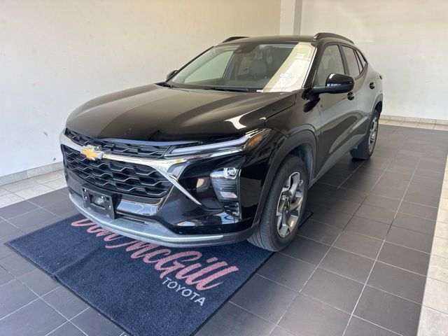 2025 Chevrolet Trax LT - 0
