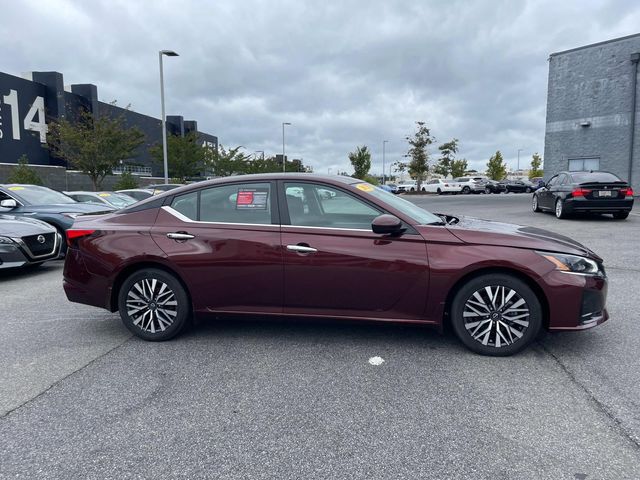 2023 Nissan Altima 2.5 SV 2