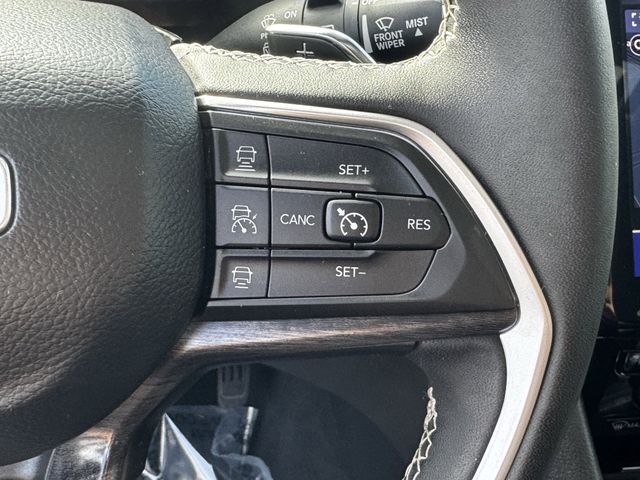 2024 Jeep Grand Cherokee Limited Silver at Texan Dodge Chrysler Jeep Ram