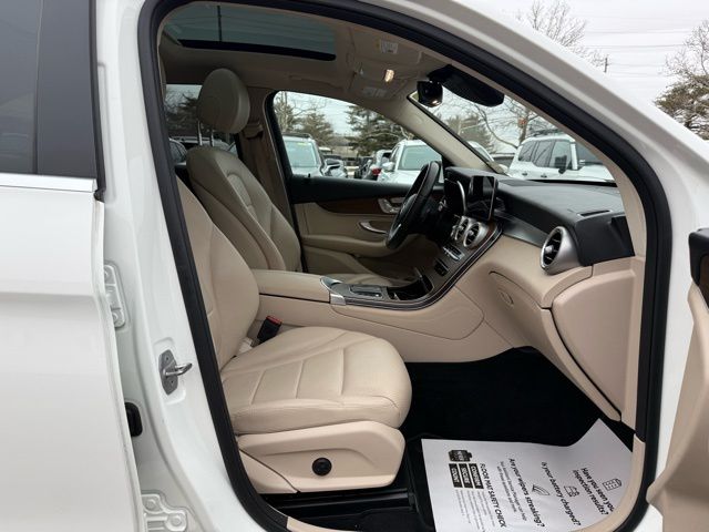 2021 Mercedes-Benz GLC