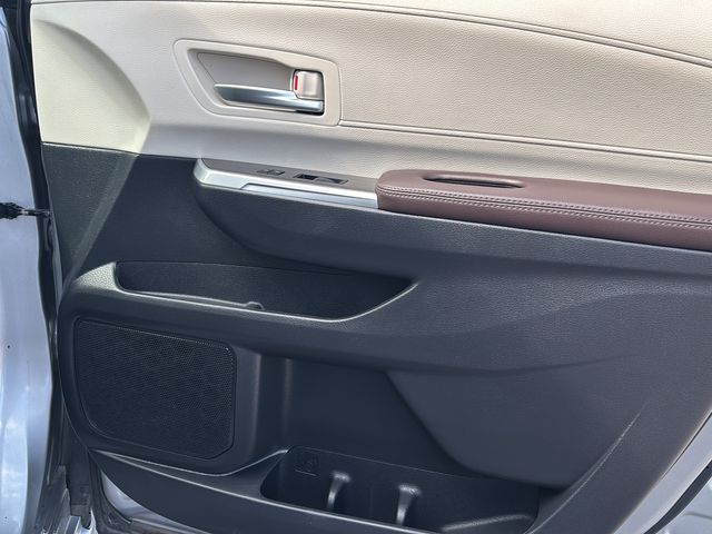 Used 2023 Toyota Sienna Van
