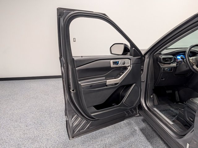 Used 2023 Gray Ford Limited image 10