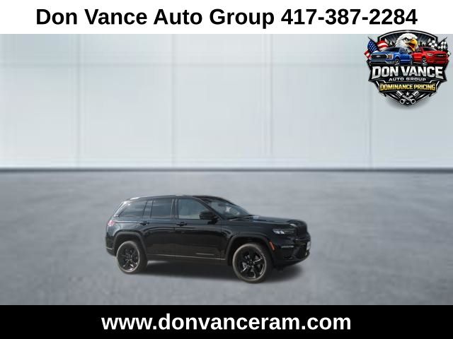 Diamond Black Crystal Pearlcoat 2025 Jeep Grand Cherokee Limited 4WD SUV / Crossover Four-Wheel Drive 8-Speed Automatic