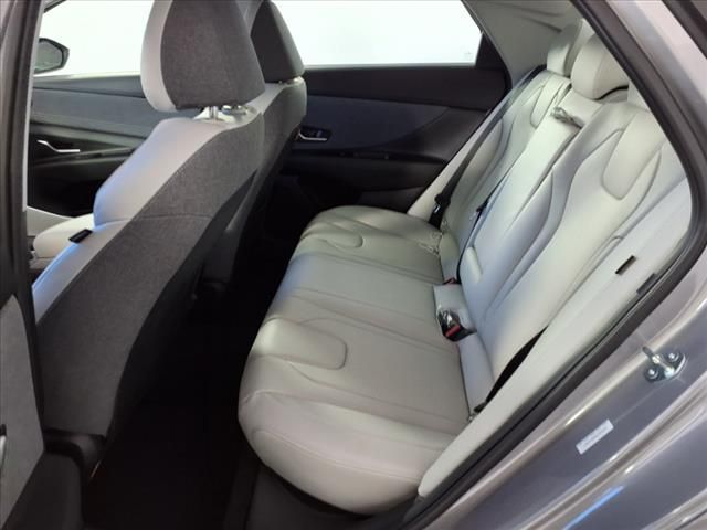 2025 Hyundai Elantra Limited photo