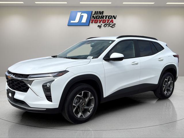 2025 Chevrolet Trax LT - Photo 1