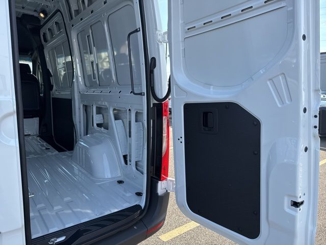 2025 Mercedes-Benz Sprinter 2500 Cargo 144 WB photo