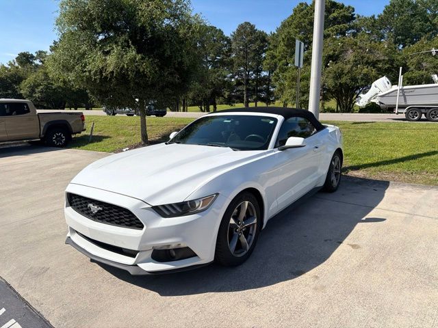 Used 2016 White Ford V6 image 2