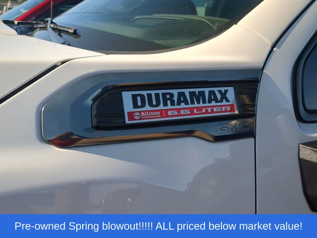 Used 2022 White GMC AT4 image 9