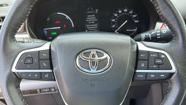 Used 2024 Toyota Sienna Van