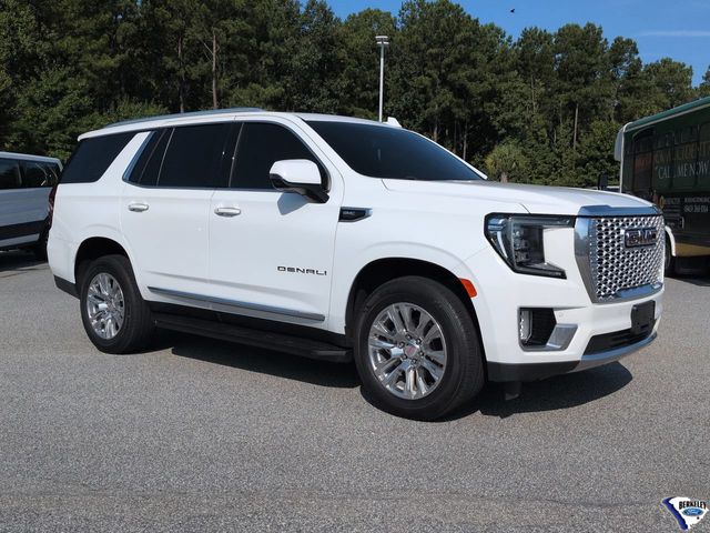 Summit White 2023 GMC Yukon SUV / Crossover Four-Wheel Drive