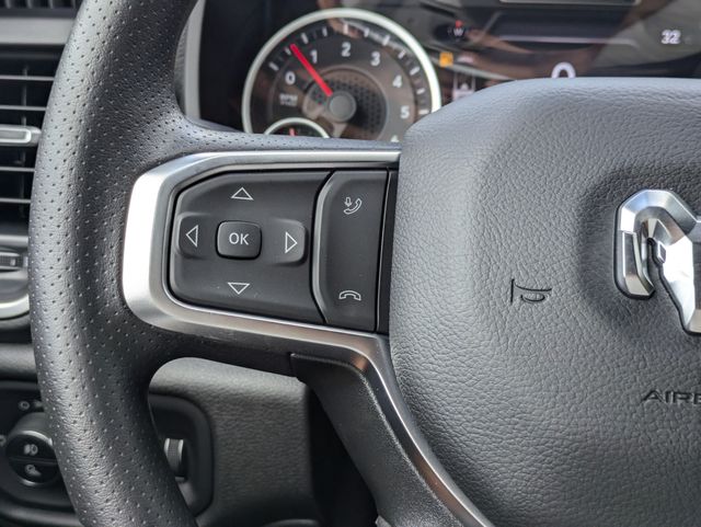 2026 Ram 1500 Express Crew Cab 4x4 5'7" Box
